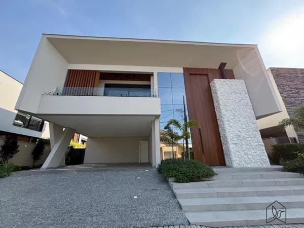 Casa Alto Padrão no Condomínio Royal Garden