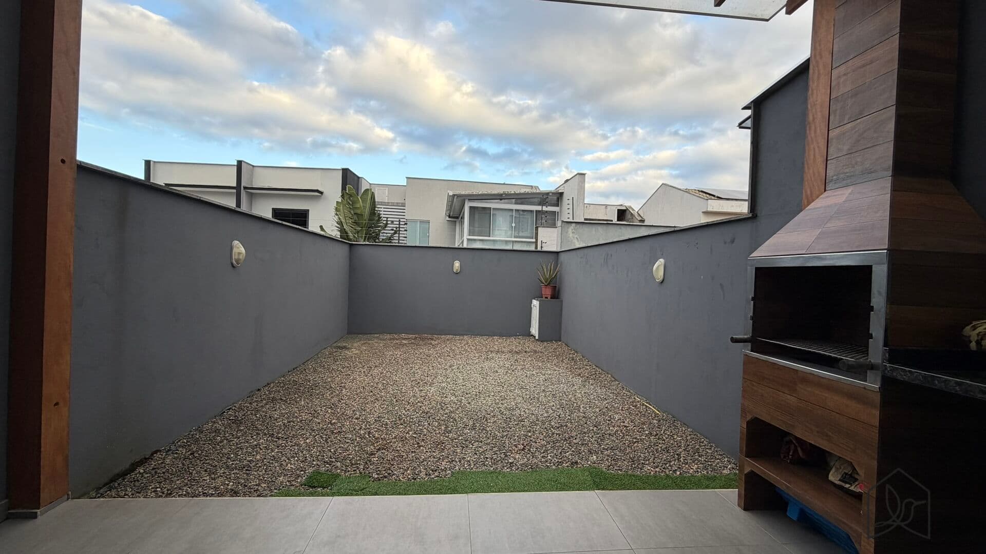 Casa geminada no bairro Saguaçu em Joinville-SC