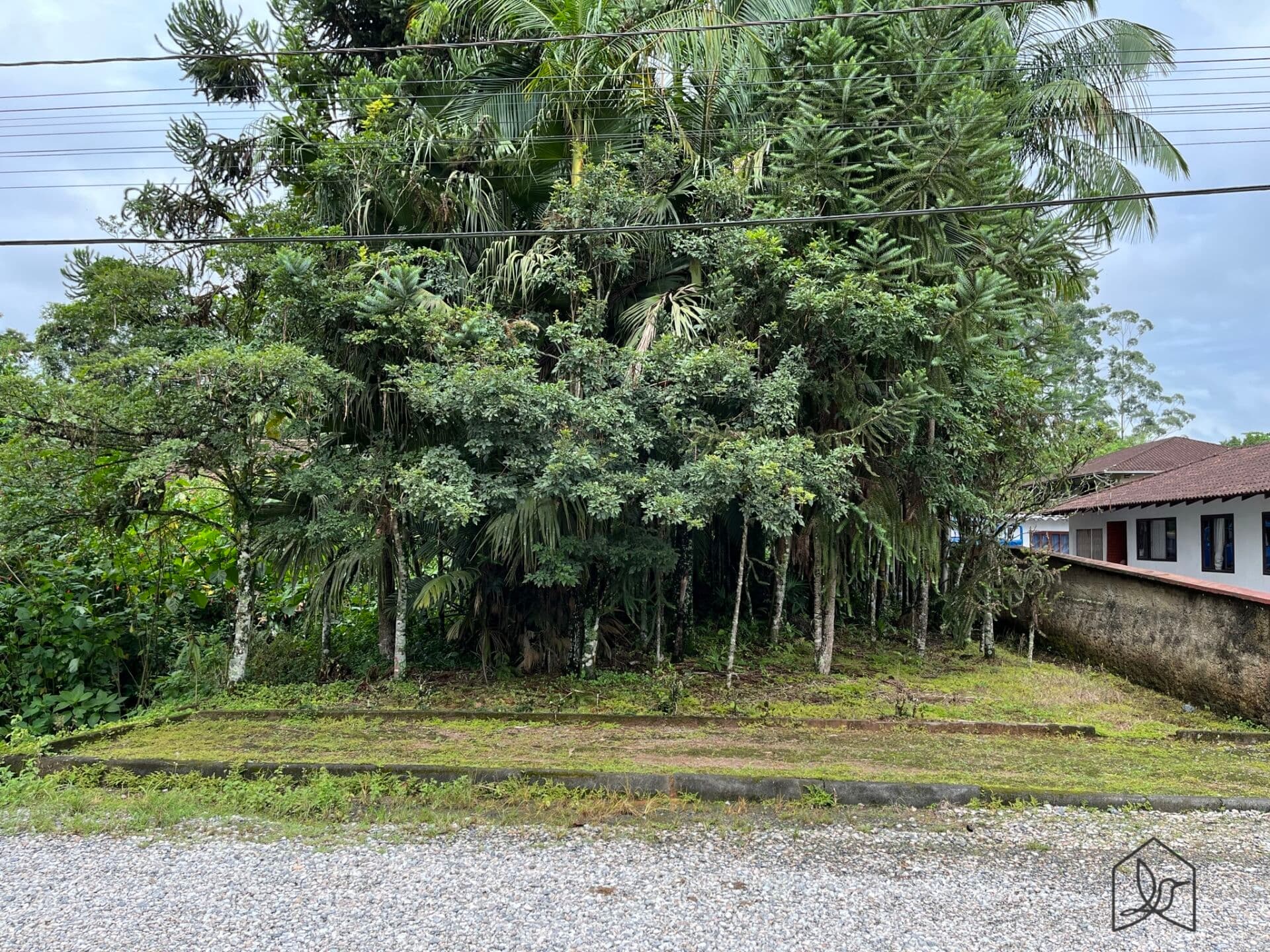 Terreno com 1.580m2 à Venda em Pirabeiraba