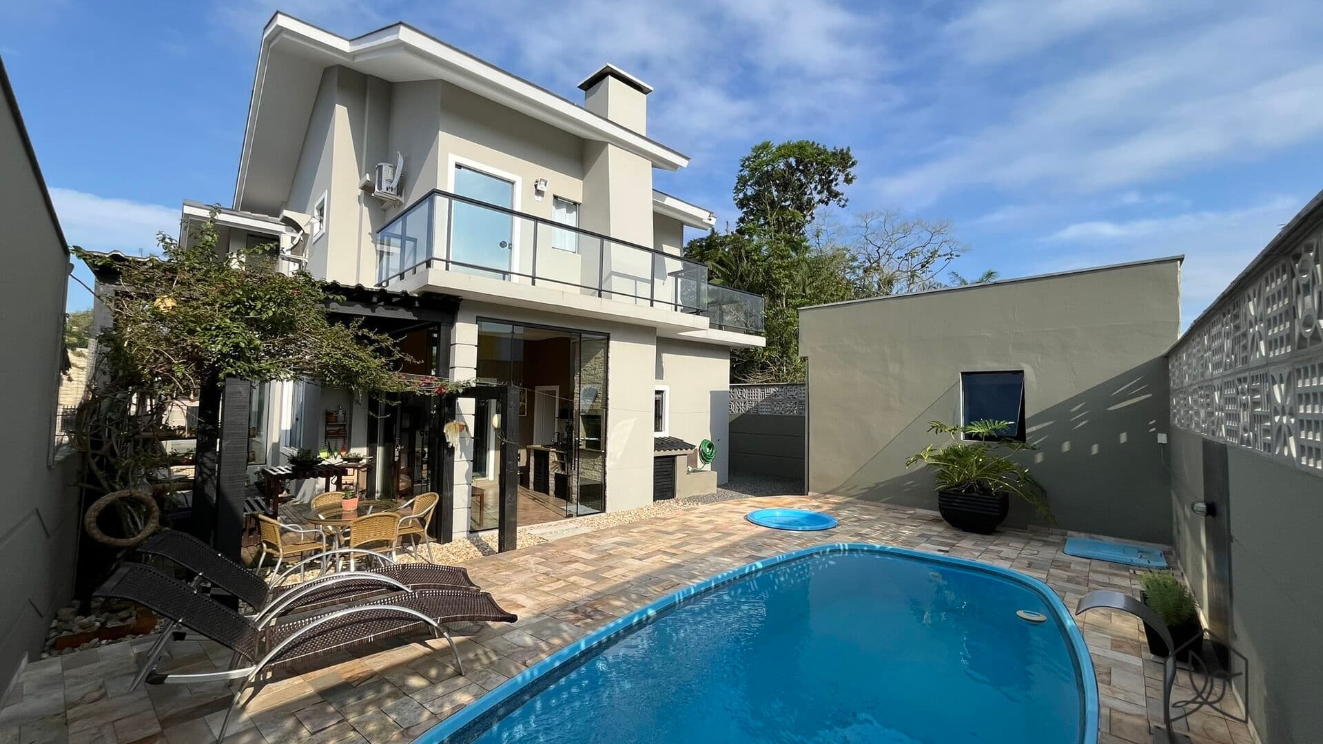 CASA AVERBADA NO CENTRO DE PIRABEIRABA