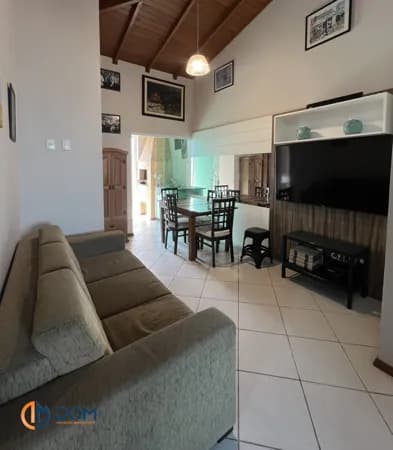 Apartamento Cobertura com 3 dormitórios à 400 metros da Praia dos Ingleses