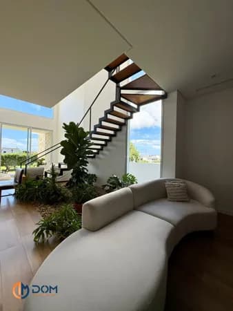 Casa Alto Padrão 100% mobiliada em Condomínio Fechado nos Ingleses