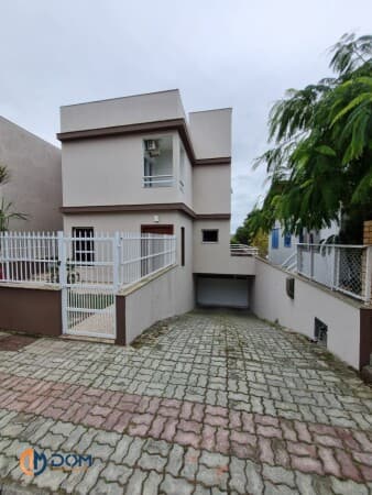 Casa Sobrado - aproximadamente 3,8km da praia dos Ingleses