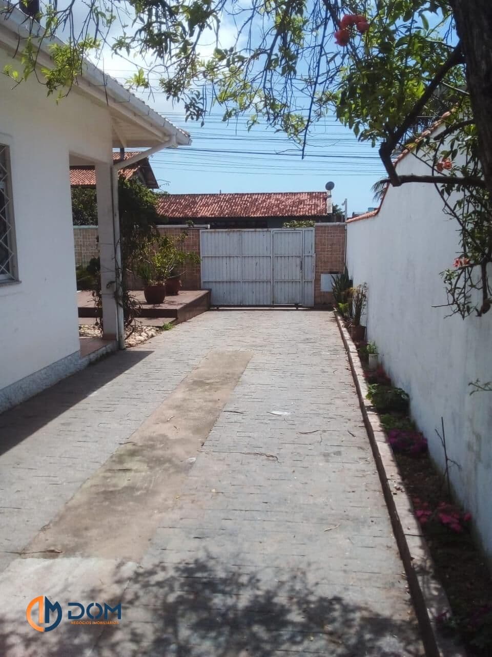 Casa Padrão - aproximadamente 3km da praia dos Ingleses