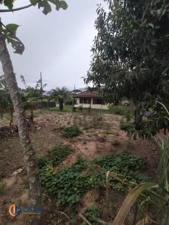 Terreno com 640m² viabilidade AMC 3.5 á aproximadamente 3km da Praia dos Ingleses.