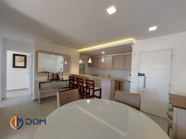 Apartamento mobiliado com 100m² á aproximadamente 900 metros da Praia dos Ingleses