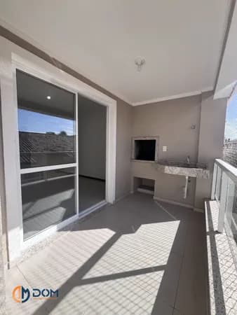 Apartamento 02 dormitórios (01 suíte) no centro dos Ingleses - a 200 metros do mar