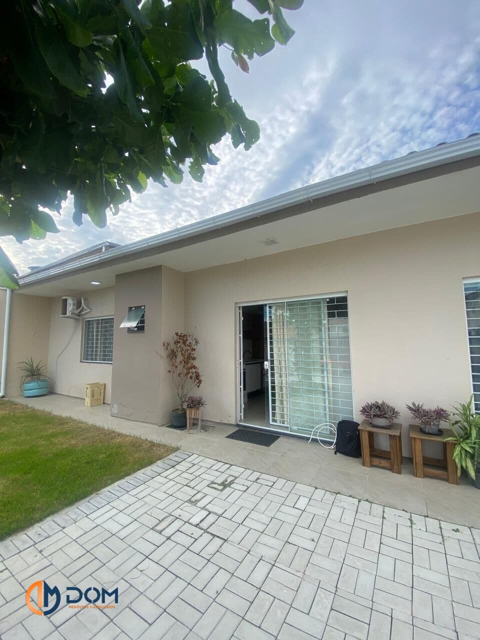 Locação anual - Casa Semi mobiliada com 60m², a 2km da Praia dos Ingleses, Florianópolis/SC