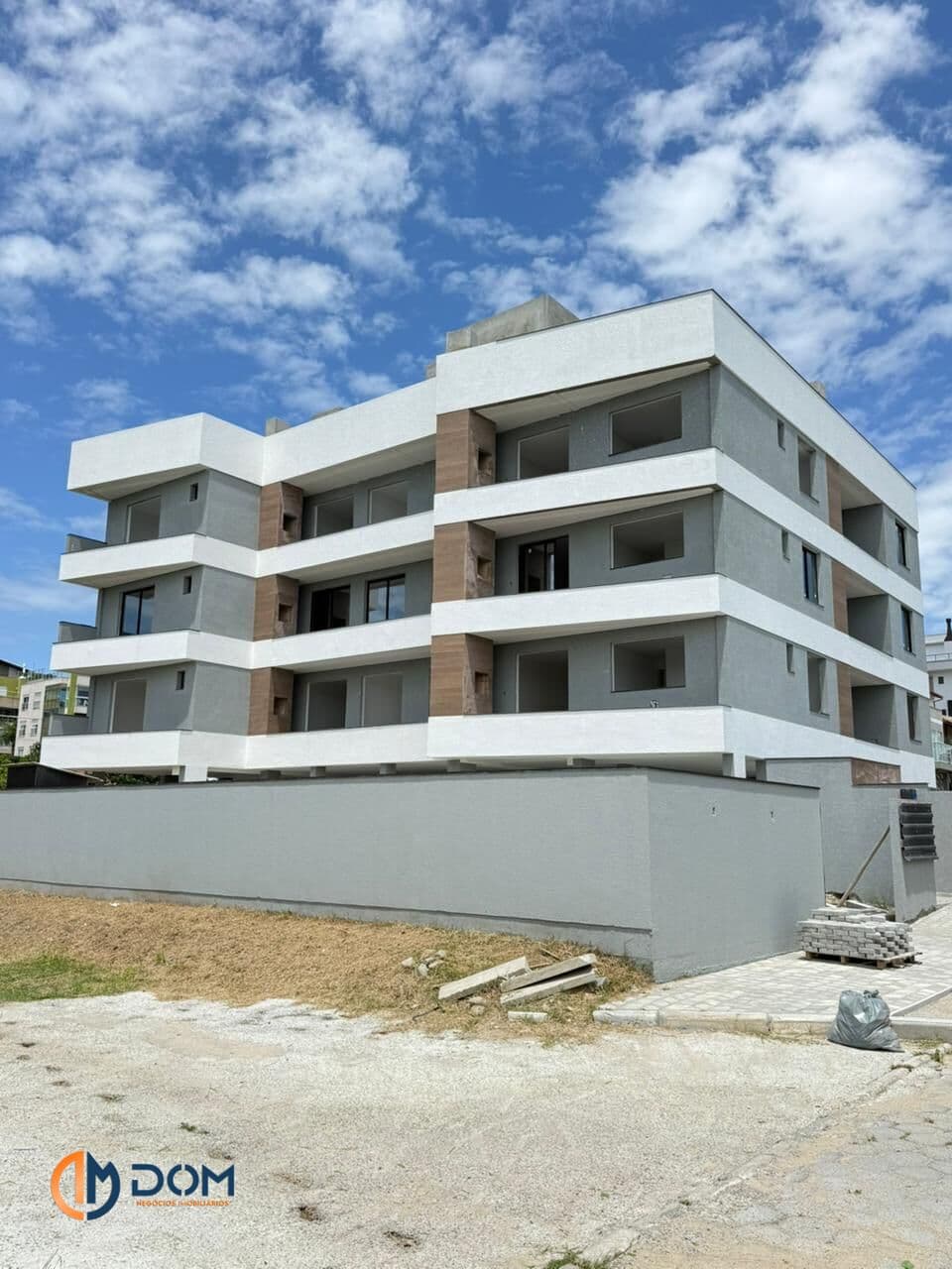 Apartamento 2 dormitórios, a 80 metros do mar / Praia do Santinho, Florianópolis-SC