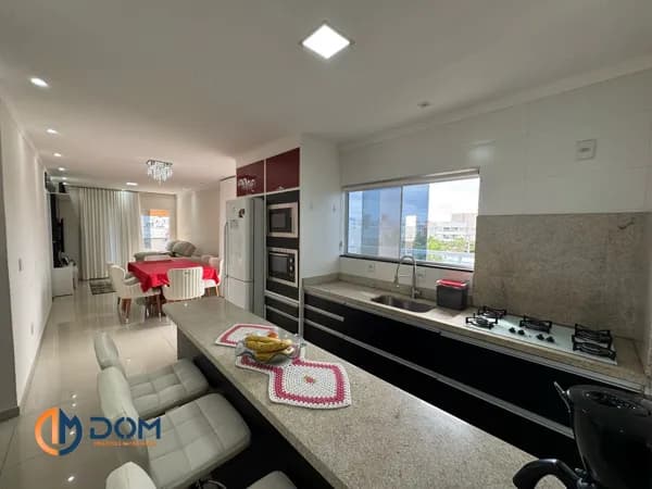 Cobertura mobiliada com 170m² á aproximadamente 600 metros da Praia dos Ingleses