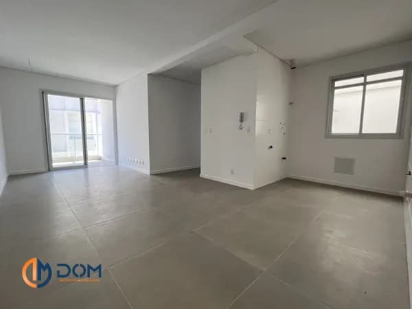 Apartamento de 2 dormitórios à 350 metros da Praia dos Ingleses