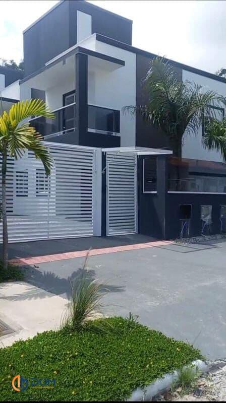 Apartamento Duplex - proximadamente 700 mts da praia de Canasvieiras