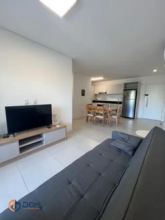 Apartamento 2 dormitórios a 200 metros da Praia dos Ingleses