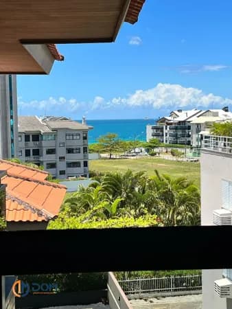 Apartamento Mobiliado com VISTA MAR á 250 metros da Praia Brava.