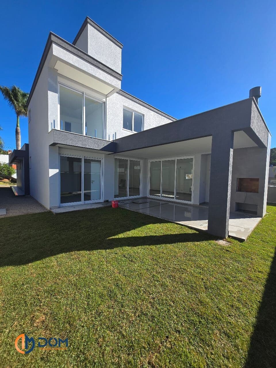 Casa Alto Padrão com 220m² á aproximadamente 2km da Praia da Cachoeira do Bom Jesus