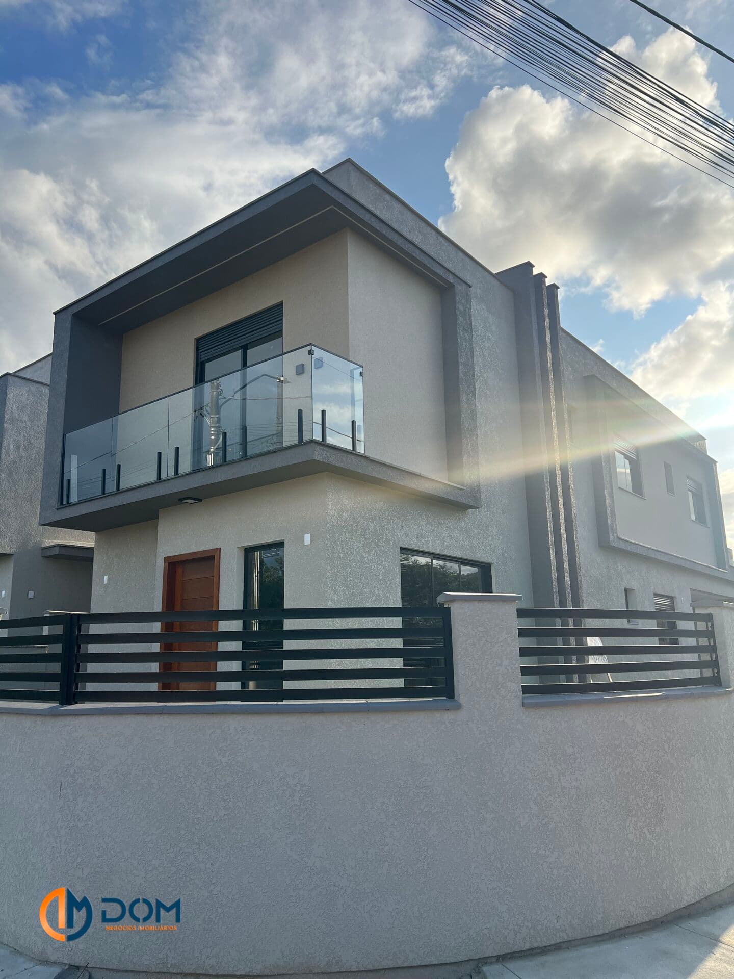 Casa Duplex com 4 Dormitórios em Lote Privilegiado - aproximadamente 6,5km da praia dos Ingleses