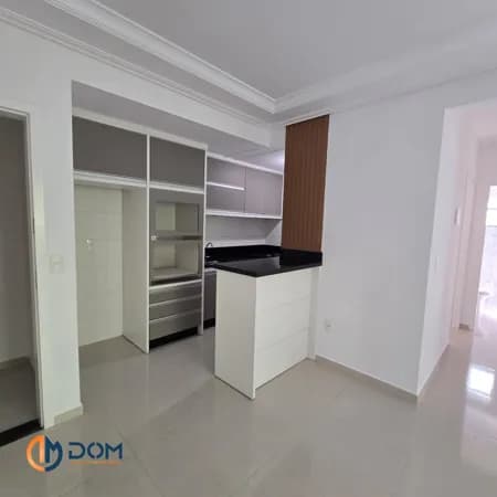 Apartamento semi mobiliado com 58m² á aproximadamente 3km da Praia dos Ingleses