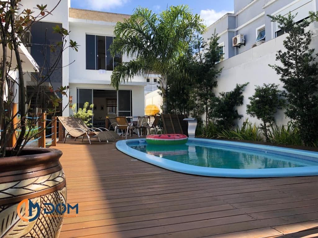 Casa Padrão - aproximadamente 1,2kms da praia dos Ingleses