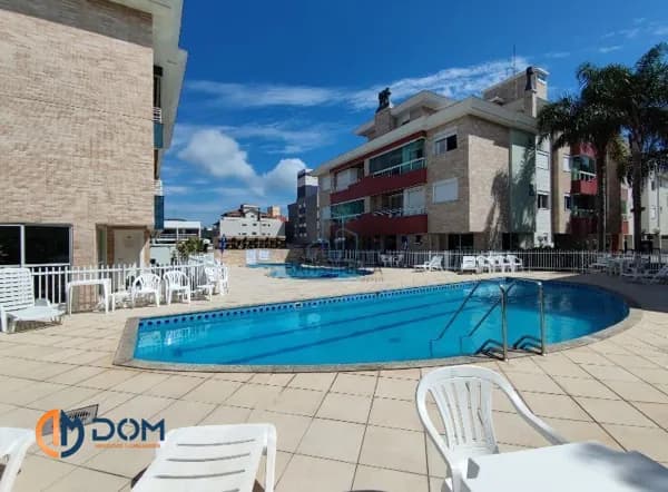 Apartamento 2 dormitórios (1 suíte) no centrinho da Praia dos Ingleses / SC