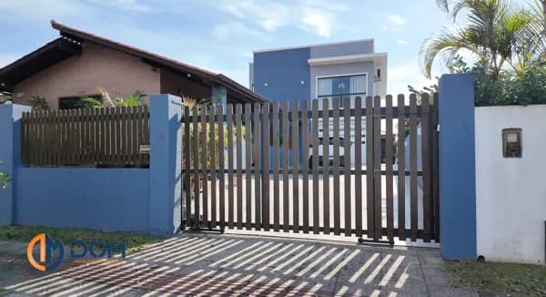 Casa Padrão em loteamento aberto no Rio Vermelho