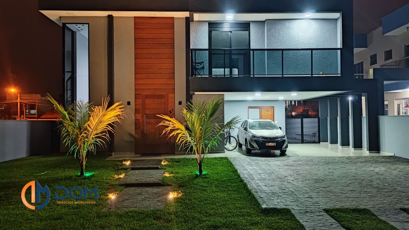 Casa Alto Padrão - aproximadamente 4,5 km da Praia do Moçambique