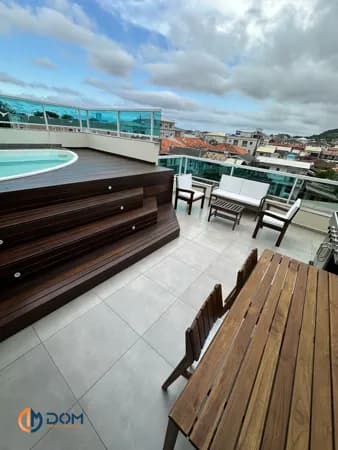 Cobertura Mobiliada com 172m² e terraço com piscina á 2 km da Praia dos Ingleses.