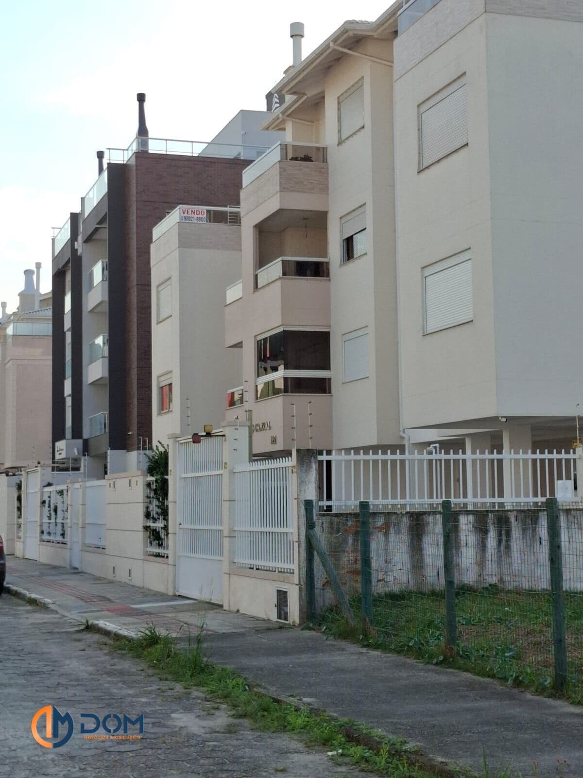 Apartamento Padrão - aproximadamente 400 metros da Praia dos Ingleses