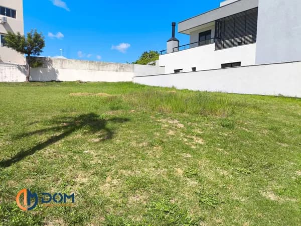 Terreno em Condomínio - aproximadamente 3,2 km da Praia dos Ingleses