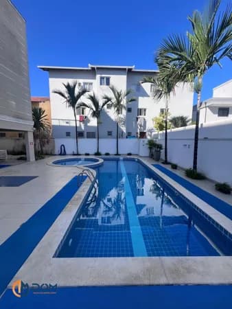 Apartamento mobiliado no Centro dos ingleses - a poucos metros do mar