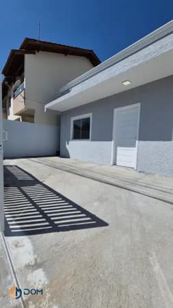 Casa Térrea de 02 Dormitórios na Praia dos Ingleses