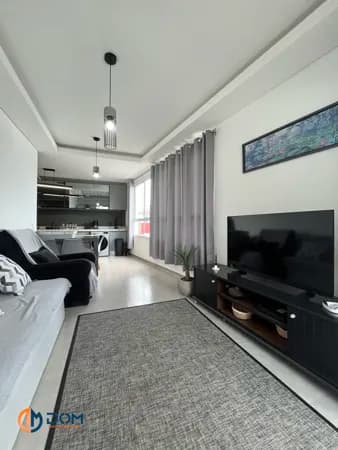 Apartamento mobiliado com vista mar, localizado a 50 metros da praia dos Ingleses, Florianópolis/sc.