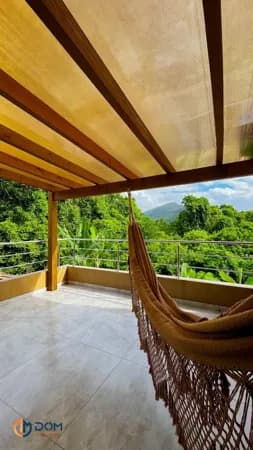 Casa Alto Padrão em condomínio fechado cercado por natureza