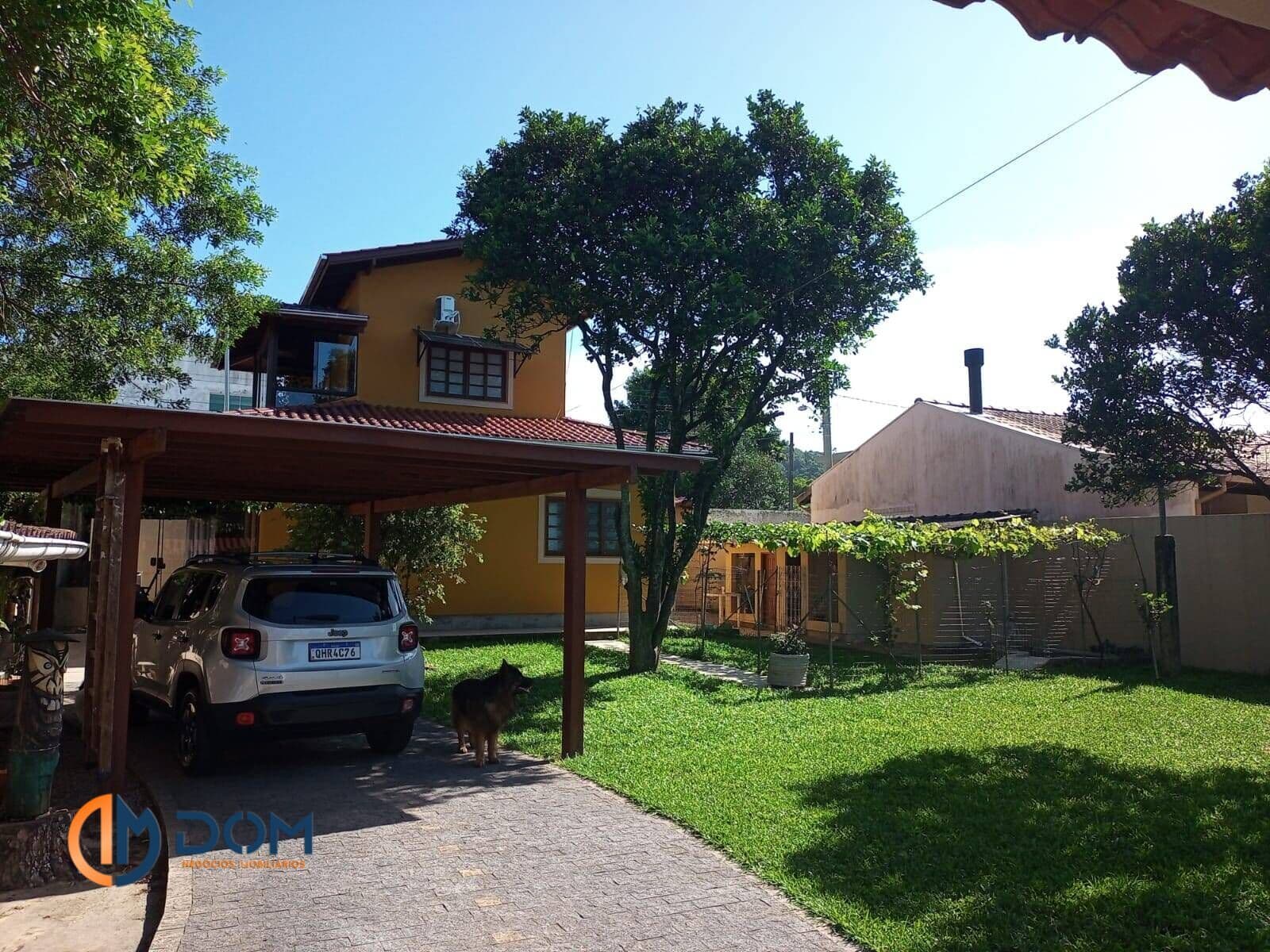 Casa semi mobiliada com 105m² á aproximadamente 5 km da Praia dos Ingleses