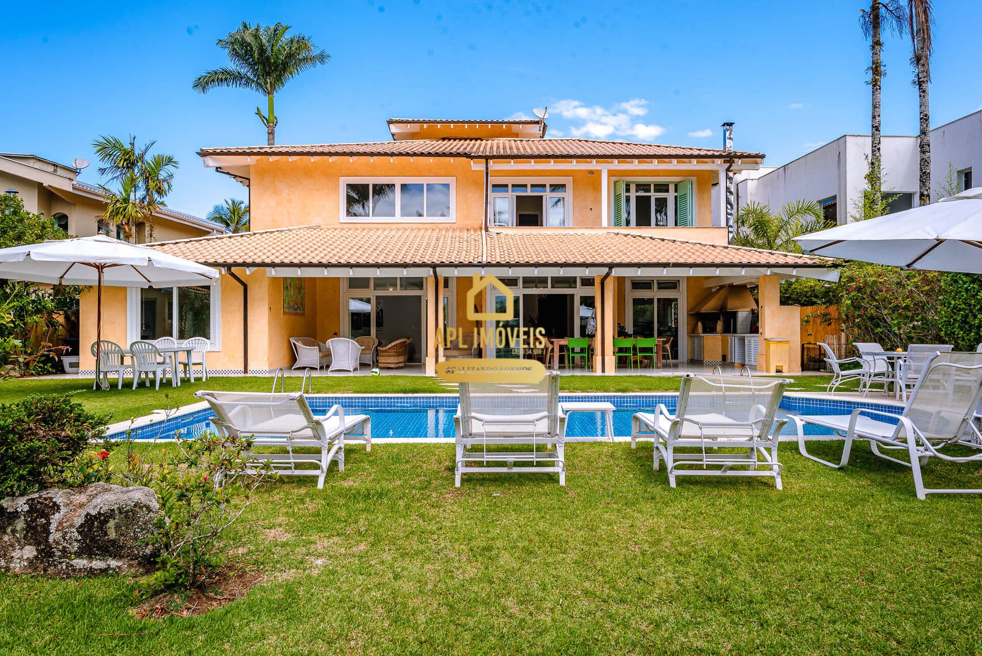 CASA NO LITORAL NORTE DE SP