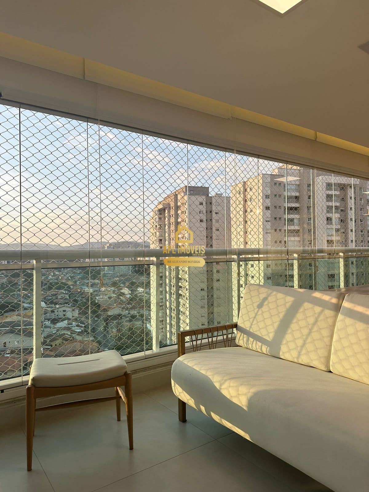 APARTAMENTO 168 METROS COM 3 SUÍTES À VENDA