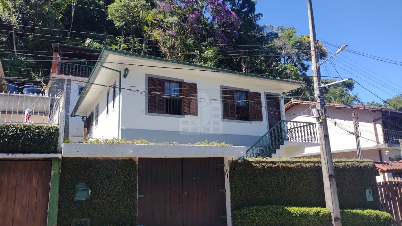 Casa com 4 dormitórios