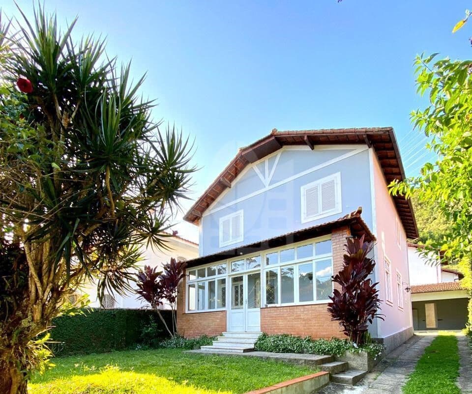 Casa em Carangola, Petrópolis/RJ