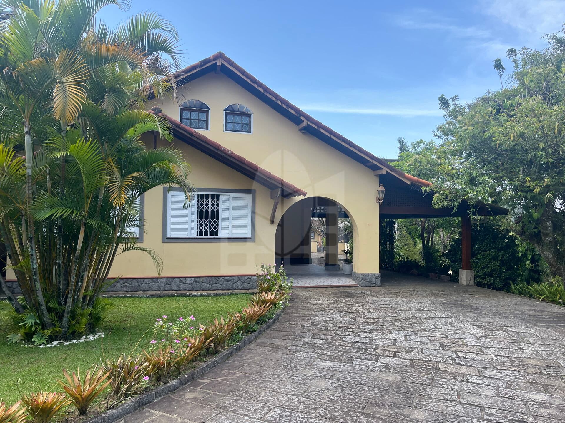 Casa em Petrópolis - São Sebastião