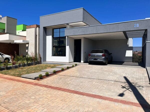 Casa à venda Cond. - Parque Tauá - 3 Dorm. - 3 suítes - R$ 1.250.000 Londrina/PR