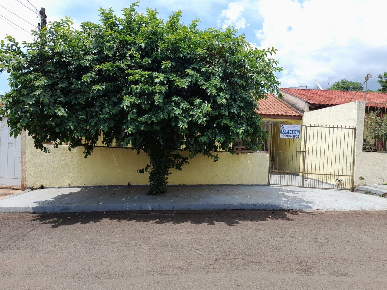 Casa à venda conj. Cafezal - por R$ 300.000 - Londrina/PR