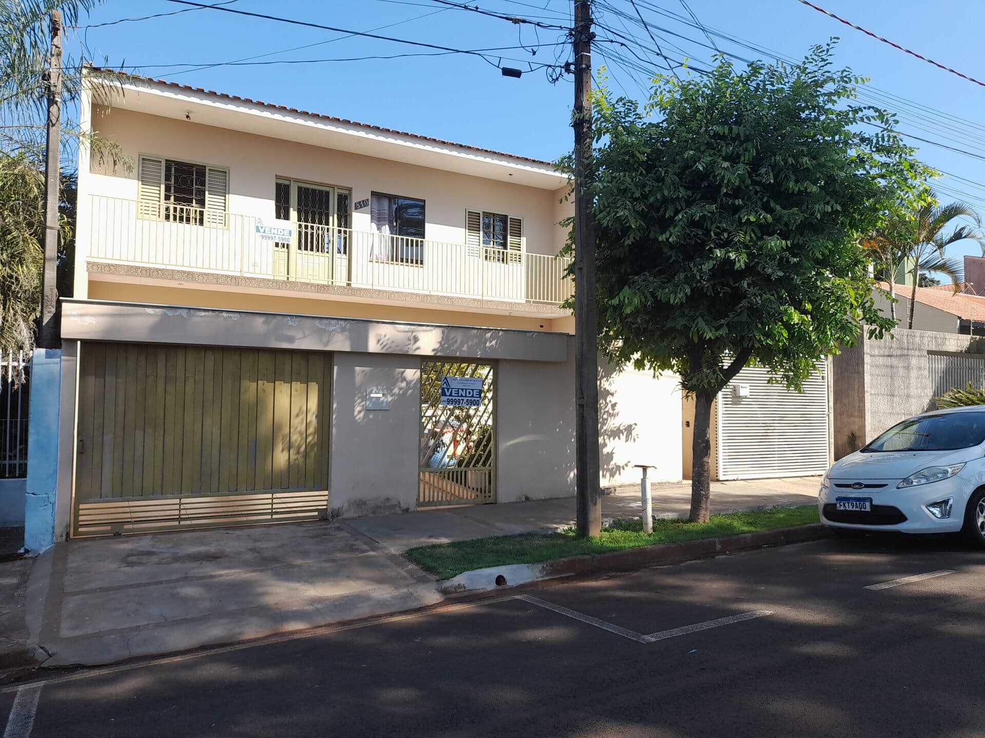 Casa Sobrado + Dependência