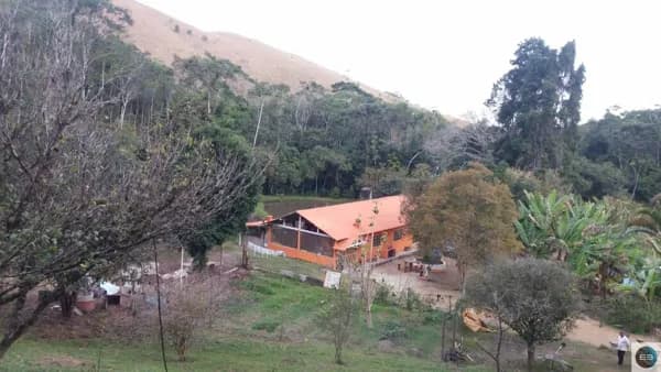 SÍTIO de 12 HECTARES