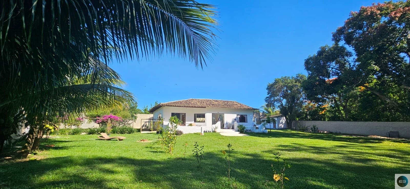 Casa linda na divisa com Búzios