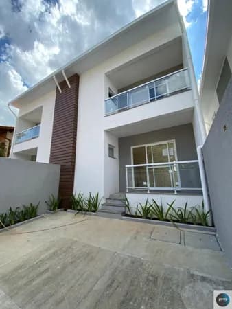 Sobrado novo no Jardim das Indústrias