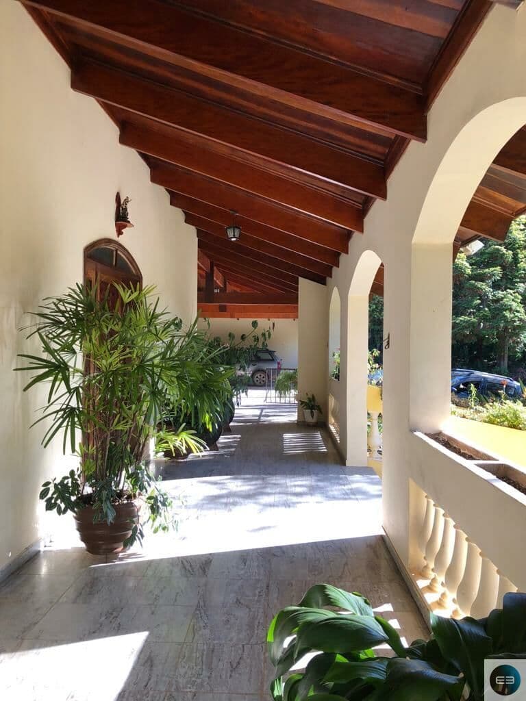 Fazenda em Jambeiro 100 alqueires