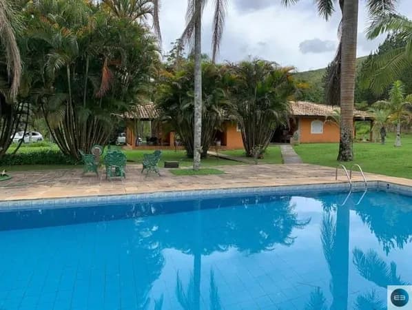 Sítio alto padrão em Santa Isabel