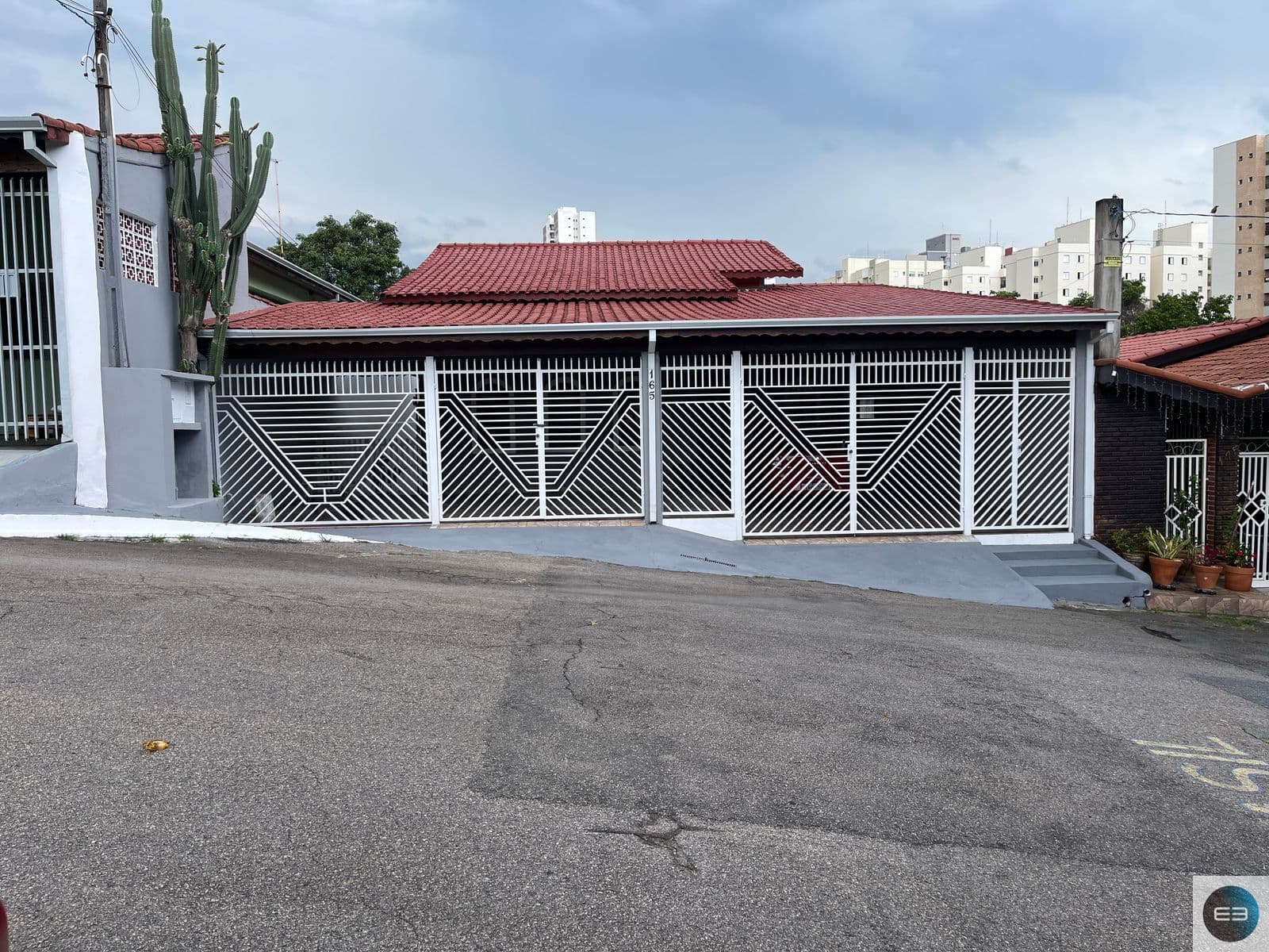 Casa térrea no Bosque dos Eucaliptos