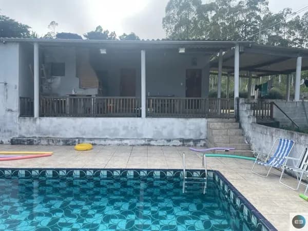Chácara com piscina e escritura