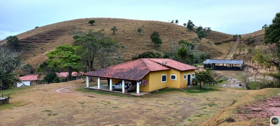 Belo sítio em Santa Branca 10 alqueires