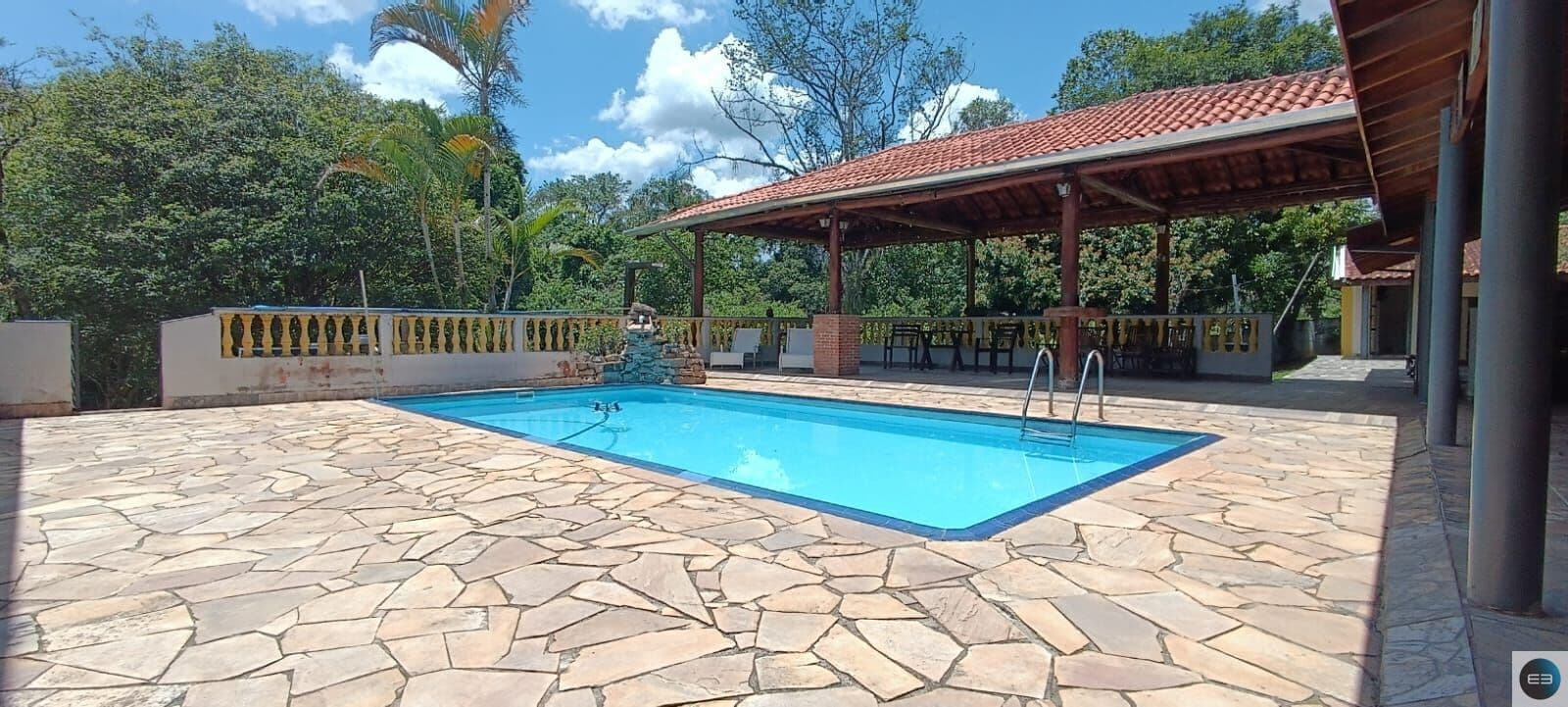 Chácara linda na zona leste de SJCampos